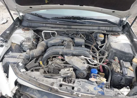 2017 Subaru Outback 2.5I Limited z USA, uszkodzony, nr VIN 4S4BSAKC5H3313132